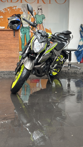 Gris Grafito Y Lista Para Andar Por Donde Quieras