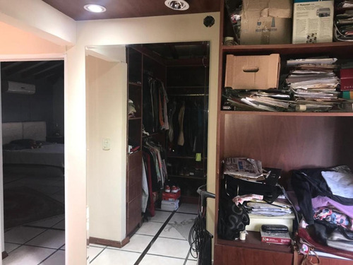 Imagen 10 de 30 de Venta Casa De 5 Ambientes Con Cochera Para 5 Autos
