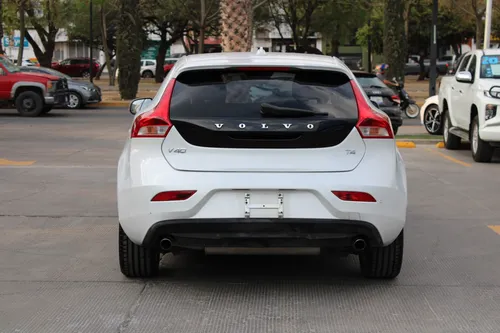 Volvo V40 2019