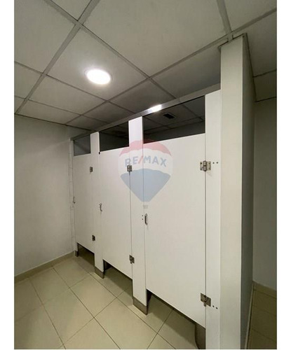Arriendo Edificio Oficinas Y Gran Local En Bandera
