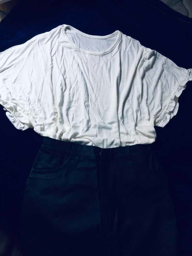 Remera De Dama Con Detalle En Las Mangas