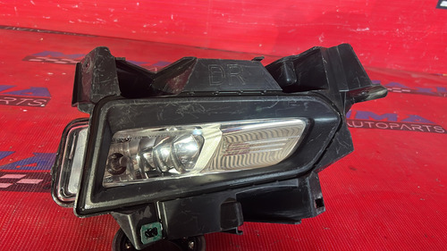 Faro De Niebla Y Rejilla Derecha Nissan Versa 2020-2024 (Usado)