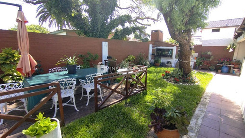 Imagen 2 de 15 de Mansa Con 4 Dormitorios Y 3 Baños Próximo Al Mar