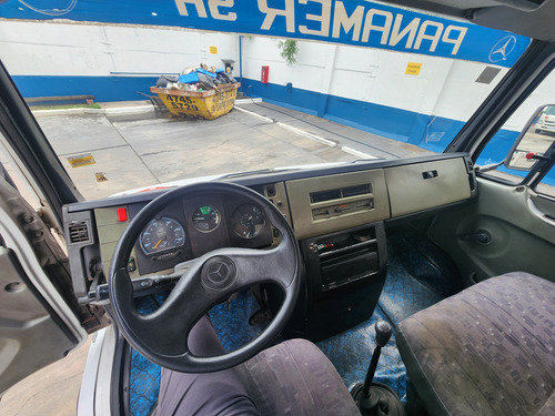 Mercedes Benz 710 2014