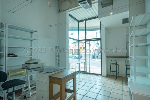 Imagen 5 de 14 de Se Vende Hermoso Edificio De 3 Pisos Ubicado En La Única Calle Industrial De Prados Del Este Código: 22-13487