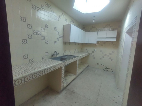 Casa En Venta En La Col. El Miraval, Cuernavaca Morelos.