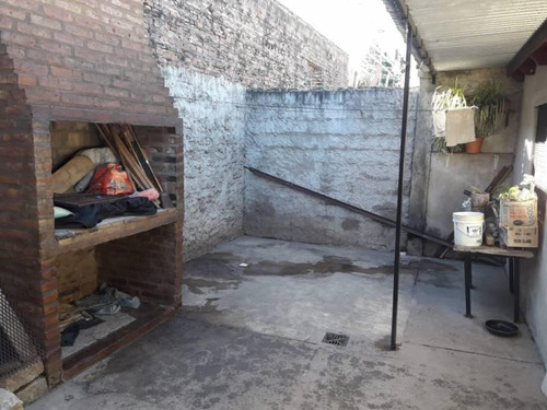 Departamento De Pasillo En El Barrio Fisherton