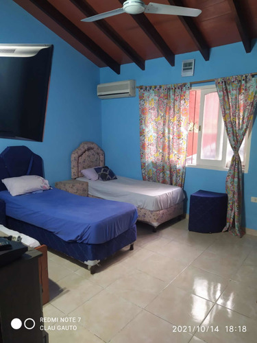 Imagen 9 de 14 de Imponente Casa De 5 Dormitorios Vendo A 100 Metros De Acceso