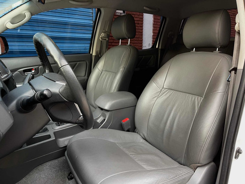Toyota Hilux 3.0 Cd Srv Cuero 171cv 4x4 5at 2014