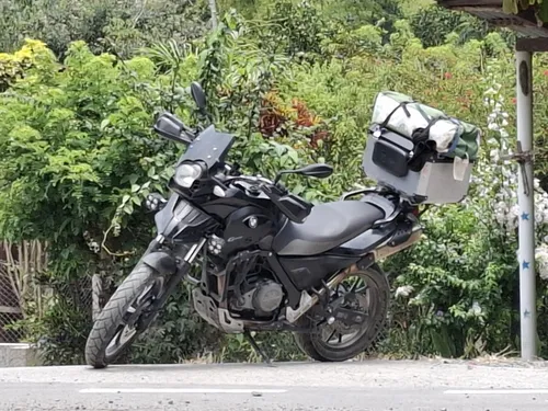 Bmw 650 Gs Con Maletero Para 2 Cascos