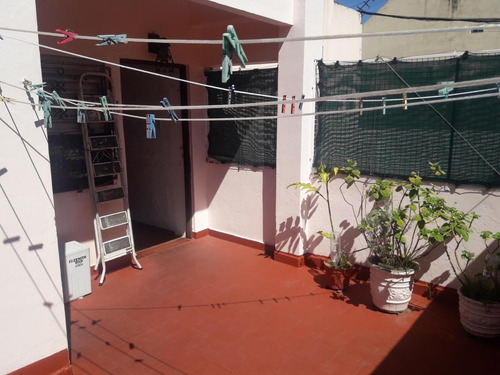 Imagen 10 de 13 de Excelente Ph Con Patio Y Terraza! Buena Ubicación Sin Expensas!
