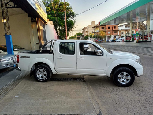Nissan Frontier 2010 2.5 Le Cab Doble 4x4