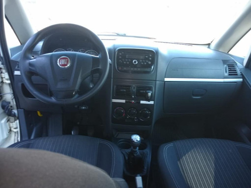 Imagem 4 de 8 de Idea Essence 1.6 Flex 16v 5p