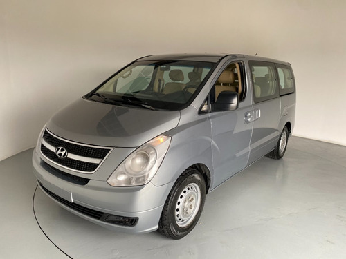 Imagen 3 de 12 de Hyundai H-1 Mini Bus 2.5 2016