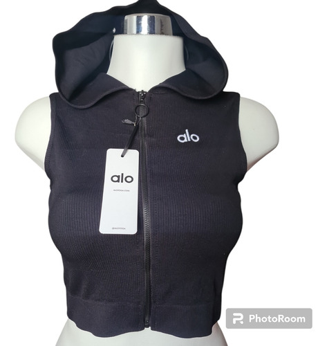 Blusa Cierre Al Frente Con Gorro
