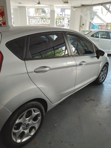 Imagen 10 de 15 de Ford Fiesta Kinetic Design Titanium