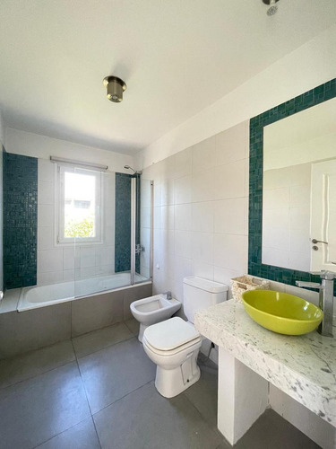 Casa En Alq. Anual - Santa Teresa, Villanueva - 5 Amb - A La Laguna Con Muelle