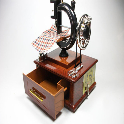 Imagen 9 de 10 de Caja De Música Antigua, Máquina De Coser A Cuerda,