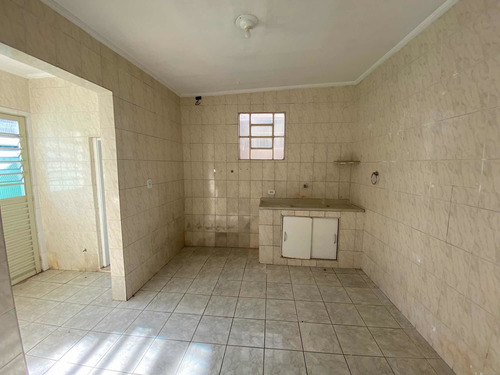 Imagem 13 de 16 de Casa De 2 Quartos,sala,cozinha,banheiro E 1-vaga De Garagem