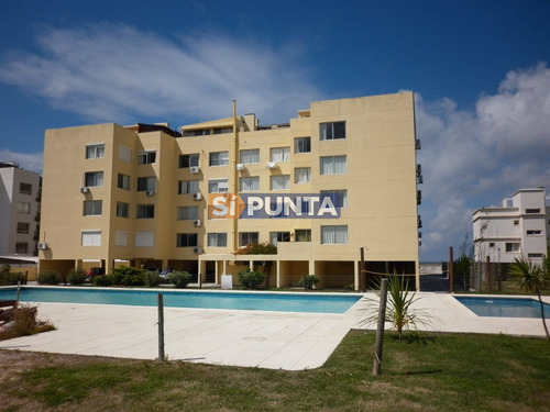 Imagen 20 de 26 de Apartamento De 3 Dormitorios A La Venta En Pinares