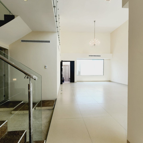 Casa En Venta En Veracruz Con Alberca, Fracc. Las Palmas De Medellín, Ver.
