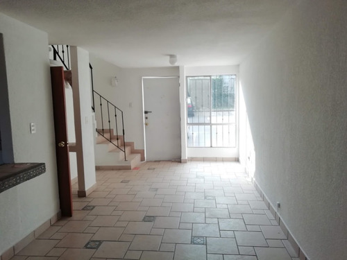 Casa En Condominio En Lázaro Cárdenas, Cuernavaca, Morelos.
