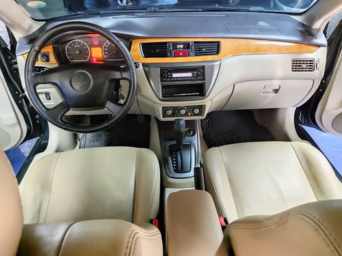 Imagen 8 de 9 de Mitsubishi Lancer Touring 2011