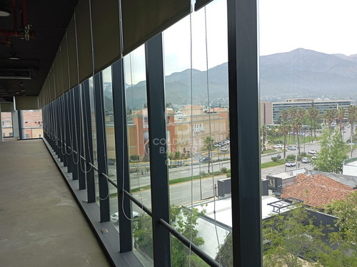 Oficina Ubicada Frente Portal La Dehesa, Lo Barnechea
