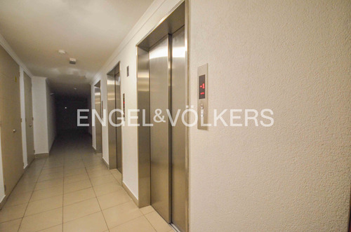 Departamento En Av, Cerro Paranal 83 M2 Totales