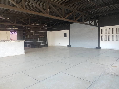 Local Comercial En Alquiler En Urbanización El Viñedo Valencia