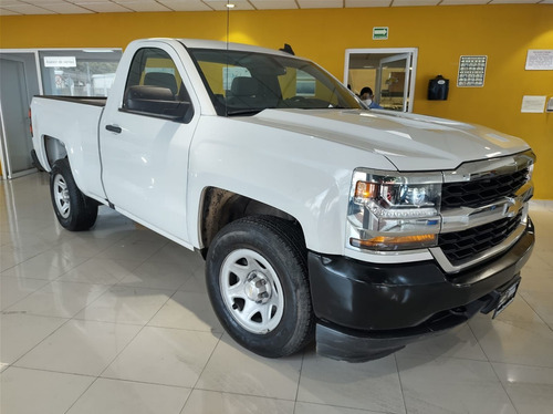 Imagen 7 de 12 de Chevrolet Silverado 2018 4.3 V6 1500 Ls Cabina Regular At