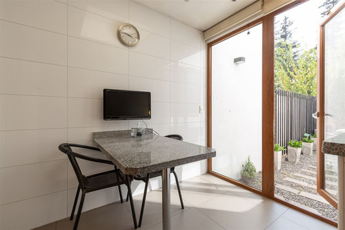 Casa En Arriendo De 5 Dorm. En Las Condes