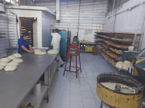 Imagen 12 de 16 de Fondo Comercio Panadería Naguanagua Av Principal 04144127897
