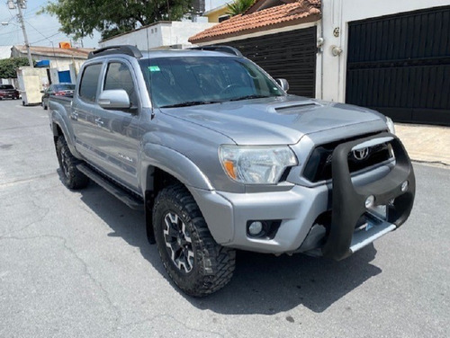 Imagen 8 de 10 de Toyota Tacoma Trd Sport 4x4 Plata