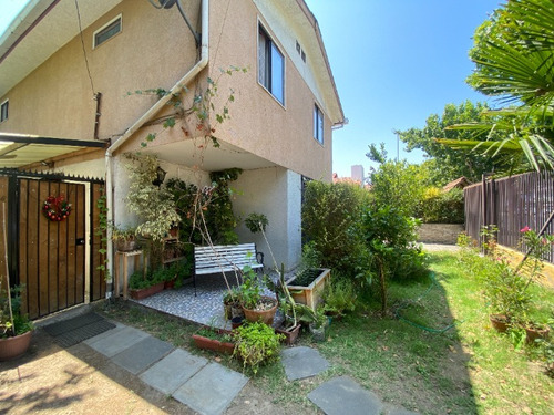 Gran Casa En Venta En Avenida Macul