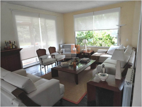 Zona Golff, Casa En Excelente Estado- Ref: 8756