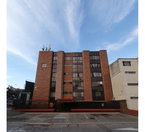 Se Vende Apartamento En El Barrio Cristales 