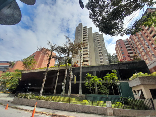 Venta Apartamento 120.73mt2 / 4h / 3b / 2e / 1m Los Naranjos