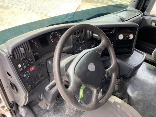 Imagem 7 de 15 de Caminhão Scania G 380 6x2 2009 Suspensão A Ar