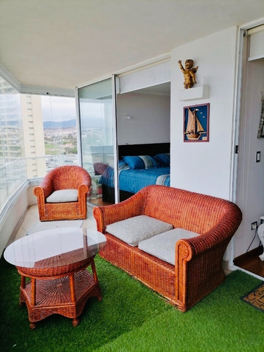 Cómodo Departamento Con Vista Panorámica Al Mar En Condomin