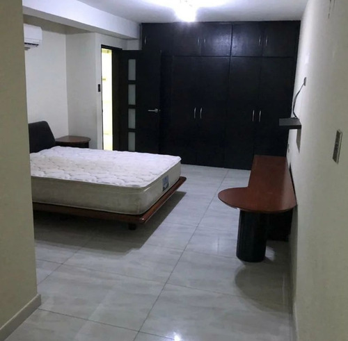 Imagen 5 de 7 de Amplio Y Bello Apartamento Centrico