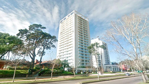 Departamento 2 Dormitorios En Venta - Punta Del Este