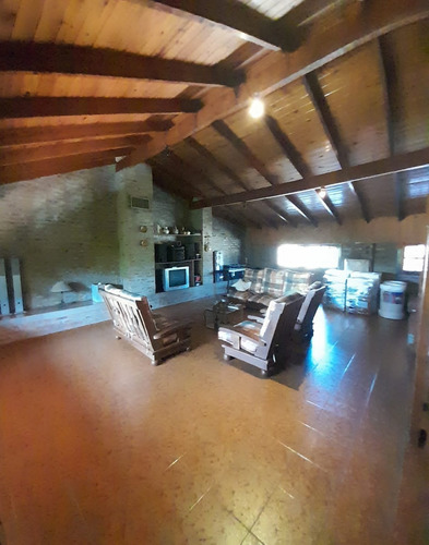 Imagen 17 de 23 de Chalet 7 Amb En 3 Plantas S/lote De 258m2. Impecable Estado.