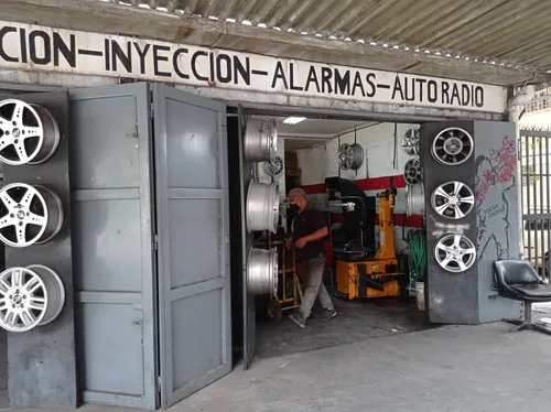 Traspaso Local Con Fdo.de Comercio Cauchera En Bello Monte, A Pie De Calle. Inf. Ma. Fda. Varela