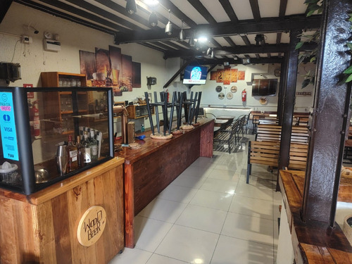 Vendo Local De 105 M2, Equipado Con Patentes De Restobar.