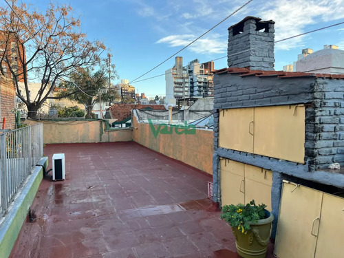 Venta Casa Pocitos, 3dorm, 2 Baños ,escritorio O Servicio, Parrillero, Azotea!!!!