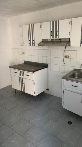 Imagen 5 de 11 de Quinta En Venta Para Remodelar - Turmero - 04145880139