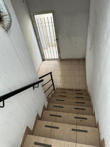 Alquiler - Villa Madero - Departamento 3 Ambientes Con Patio - 2do. Piso Por Escalera- Sin Expensas