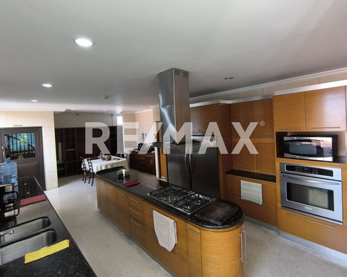 Se Vende Casa Comercial En Mariperez Av. Principal