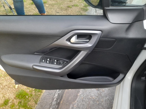 Peugeot 208 1.6 Urban Tech